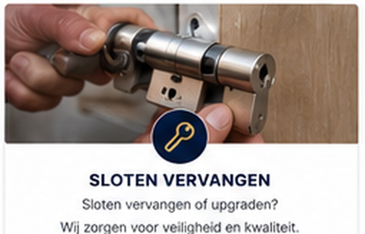 Slotenmaker boom werkt aan een deurslot